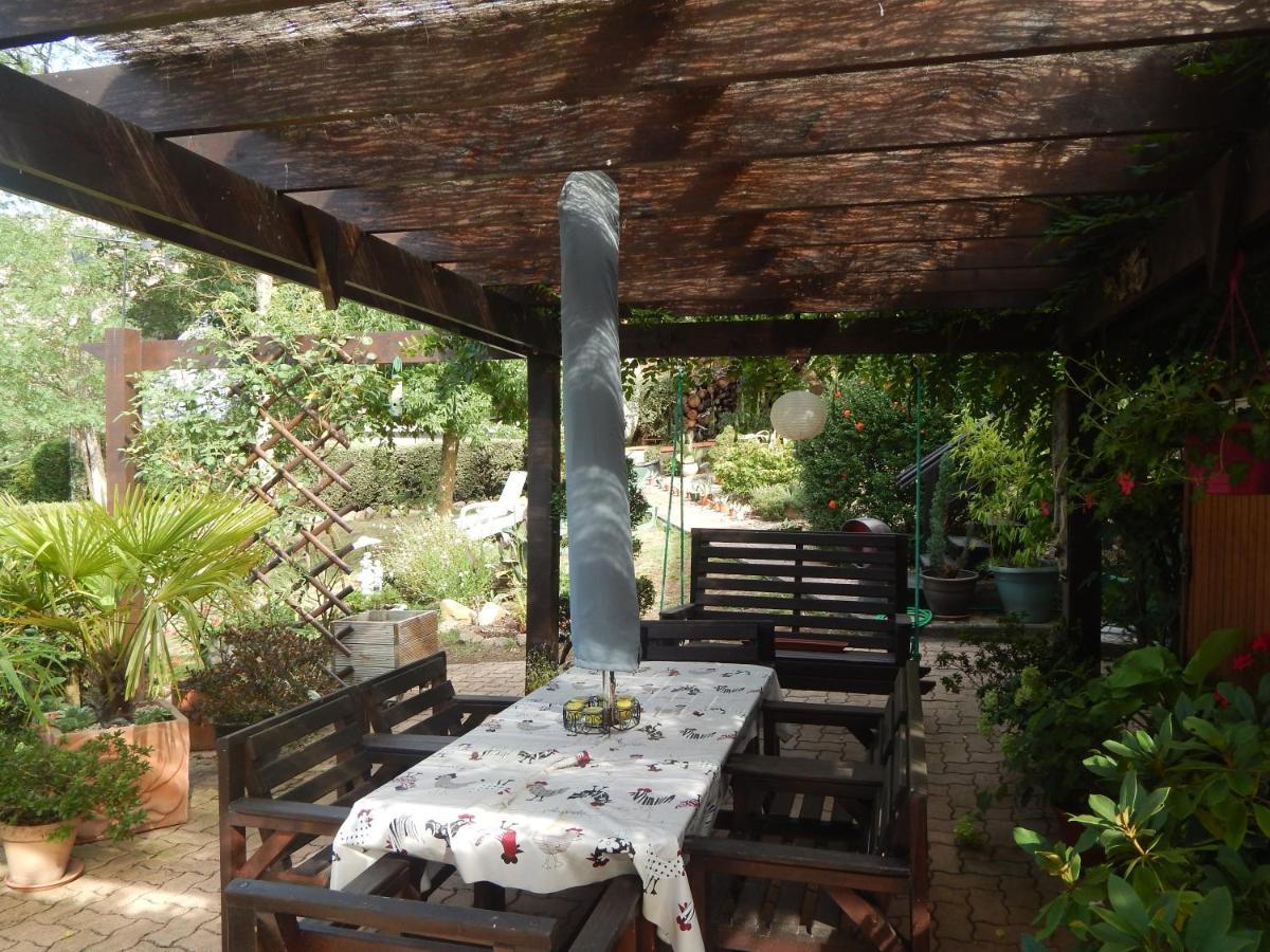 The Petite Chalet Chambre D'Hotes L'Isle-Jourdain  ภายนอก รูปภาพ