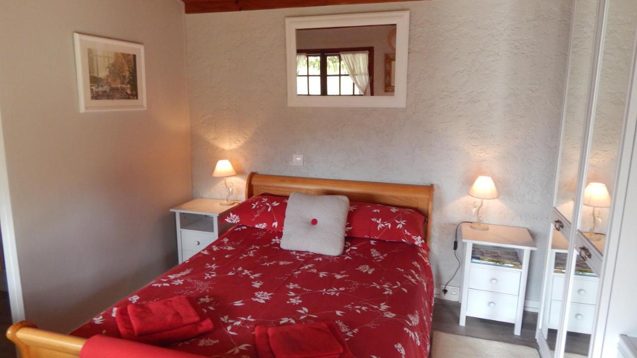 The Petite Chalet Chambre D'Hotes L'Isle-Jourdain  ภายนอก รูปภาพ