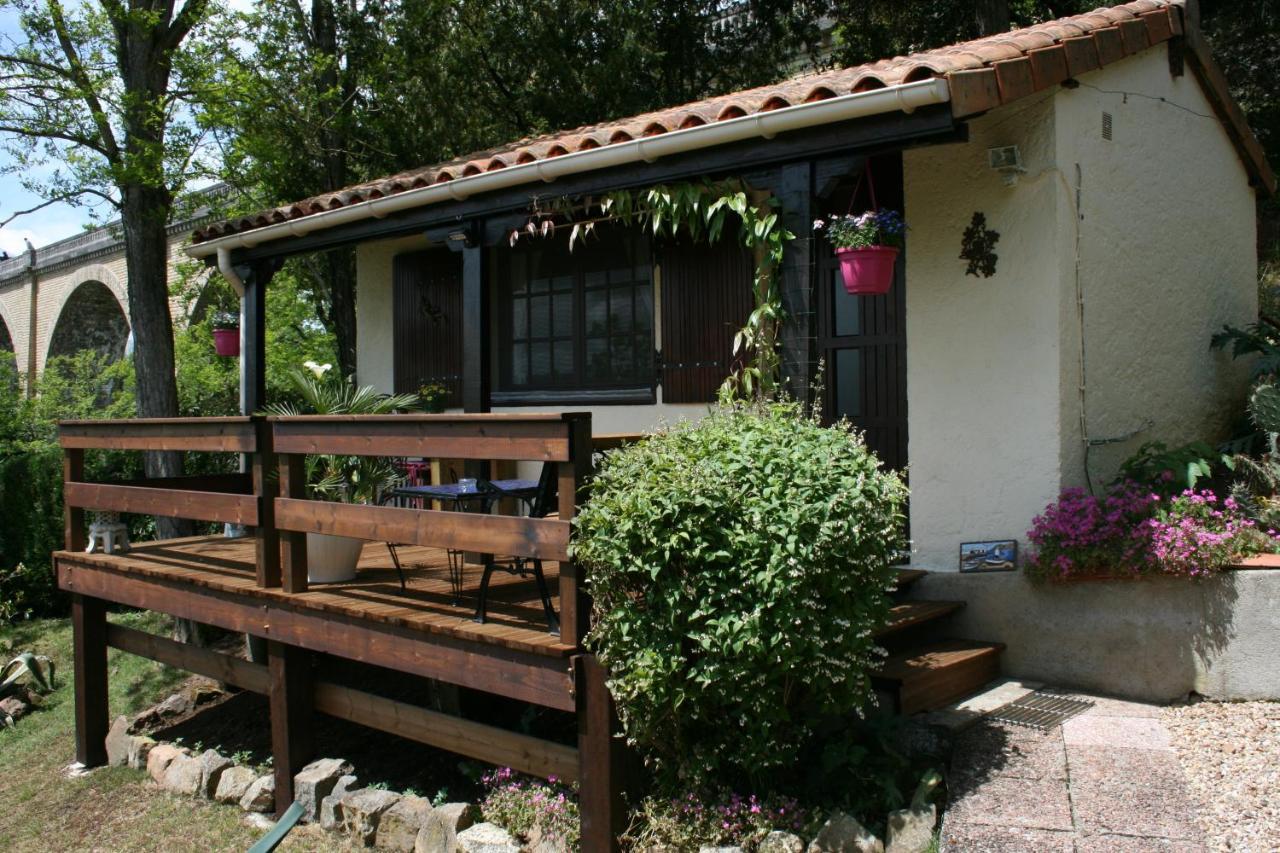 The Petite Chalet Chambre D'Hotes L'Isle-Jourdain  ภายนอก รูปภาพ